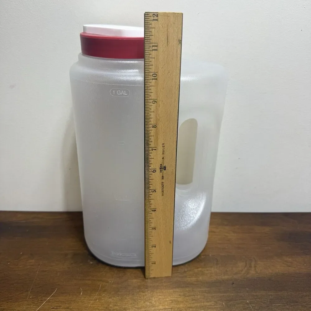 Rubbermaid One Gallon Mixer Mate Drink Pitcher With Red Flip Top Lid